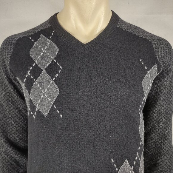 Transcript black gray embroidered argyle 100% Cashmere V-Neck sweater Medium - Picture 2 of 10